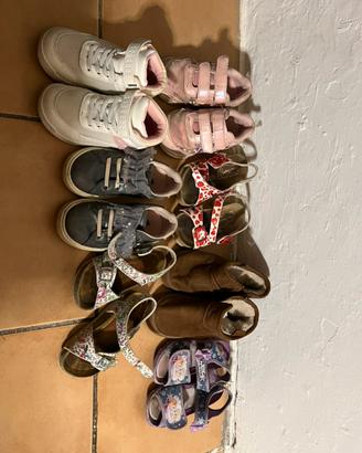 Lotto di 7 Paia di Scarpe per Bambina Taglie 24-26