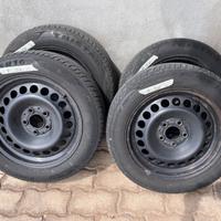 Cerchioni in lamiera con gomme invernali