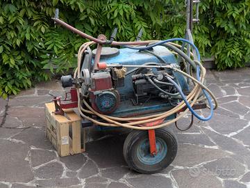 Irroratrice a scoppio per vigneto con cisterna