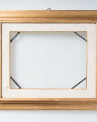 Cornice dorata 50×60 cm con vetro N1