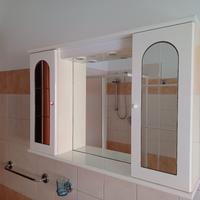 mobiletto specchio bagno