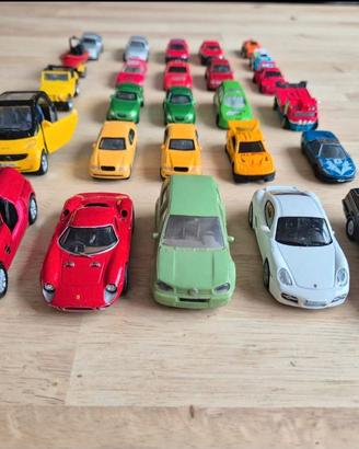 Lotto 25 macchinine Mercedes Golf Porsche Alfa