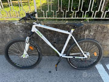 Mountain Bike B'TWIN Rockrider 5.3 Freni a Disco