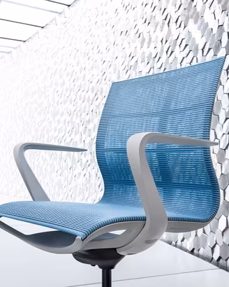 Sedus Se-Joy con braccioli azzurro scocca bianco