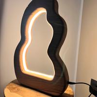 Lampada in legno a led , fatta a mano