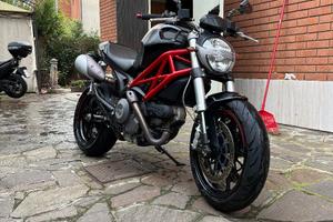 Ducati Monster 796