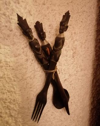Due Set di Posate Africane in Legno Intagliato