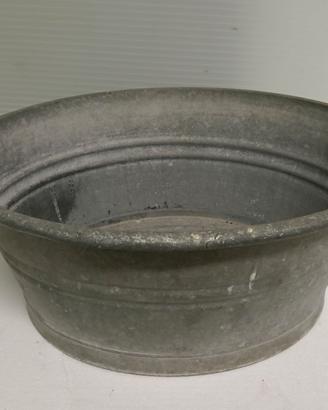 Conca antica in ferro zincato