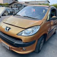 Ricambi usati per Peugeot 1007 1.4benz del 2005