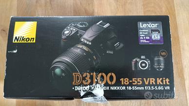 Reflex Nikon D3100, obiettivo 18-55 e borsa