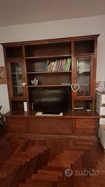 Soggiorno classico in legno a Prato