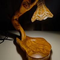Lampada in legno di ulivo salentino