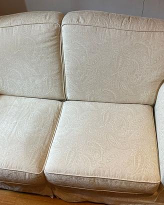 Divano marca Poltrone e Sofa bianco
