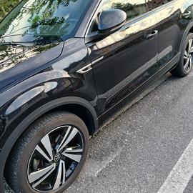 volkswagen t-roc  R .line