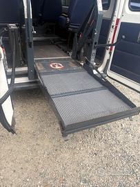 Fiat Ducato con pedana