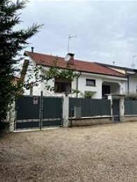 Immobile in asta di 283 m² con 4 locali e box auto