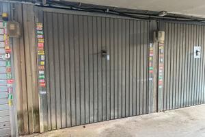 Box 18mq con mensole - Colli Aniene