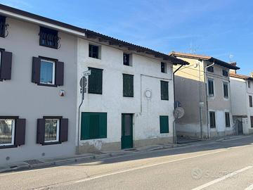 Casa accostata - Mossa