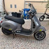 Vespa super tech