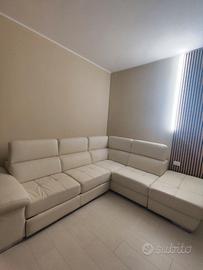 Divano angolare in ecopelle beige