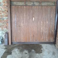 Porta basculante in legno