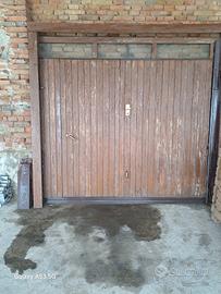 Porta basculante in legno