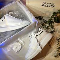 Scarpe Alexander McQueen Oversize bianche e nere 