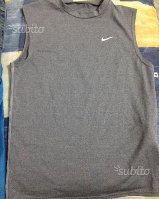 Maglietta t shirt NIKE originale NUOVA