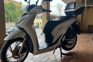 Honda sh 150-2021-passaggio incluso
