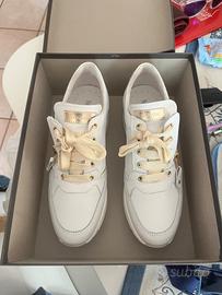 Scarpe nero, giardini bianche con cerniera e lacci