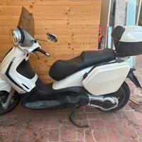 Piaggio Beverly 400ie tourer