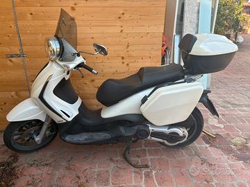 Piaggio Beverly 400ie tourer