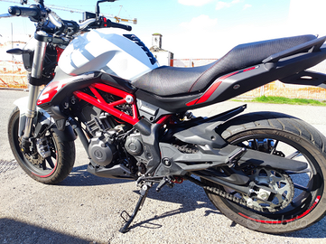 Moto Benelli BN 302 sport