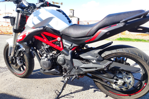 Moto Benelli BN 302 sport