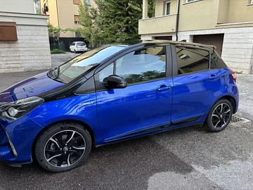 Toyota Yaris Trend Blue Edition 1500 hybrid/ibrida