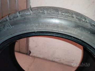 4 cerchi da 15' più 4 gomme 225/40 R18