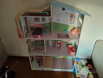 casa delle bambole in legno