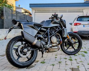 Husquarna Svartpilen 701
