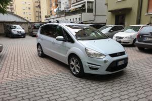 Ford S-Max Titanium