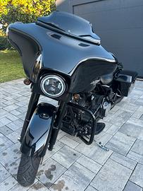 Harley Street Glide 103