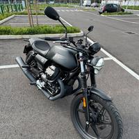 Moto Guzzi V7 Stone (edizione centenario)