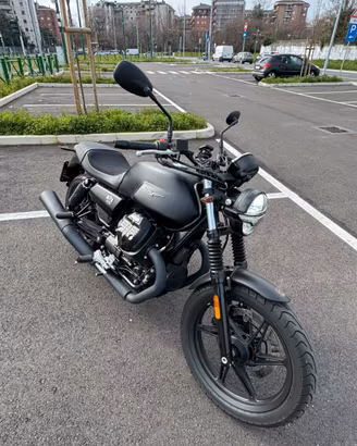 Moto Guzzi V7 Stone 850cc (edizione centenario)