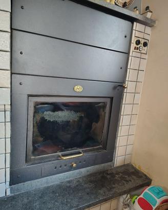 Termocamino a legna 29 kW CMC  con acqua sanitaria