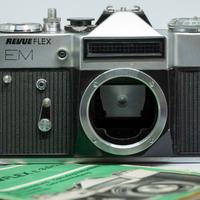 Fotocamera reflex vintage Revuenon made in URSS