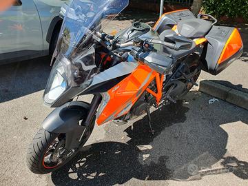KTM 1290 SUPER DUKE GT 2016 con 24.700 km