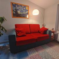 Divano 2 posti rosso e grigio