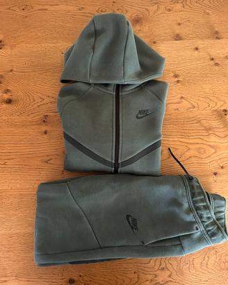 Nike Tech Fleece completa taglia M