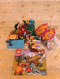 Lego Friends Rafting al camping