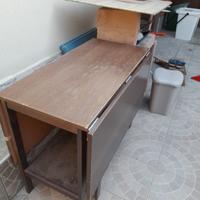 tavolo con doppia apertura con vano per sedie