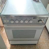 Cucina a Gas Gasfire con Forno – Da Revisionare /
